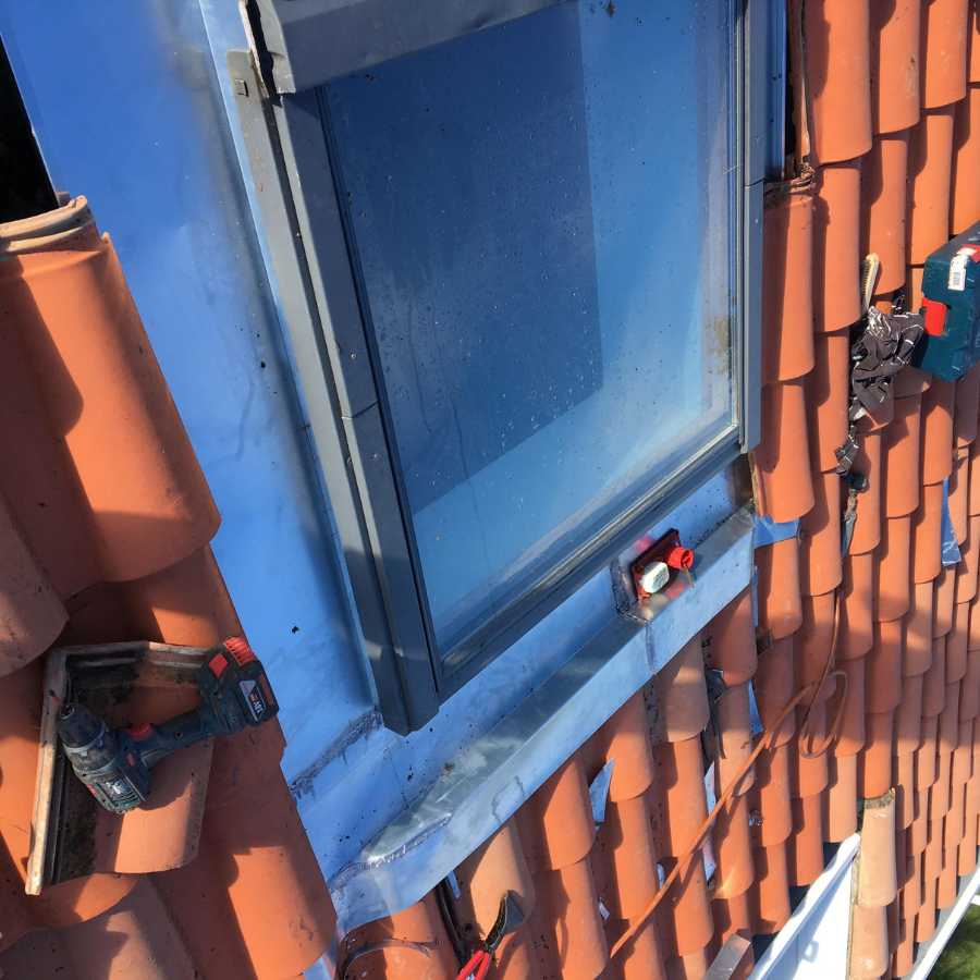 renovation de toit et pose velux toulouse.jpg
